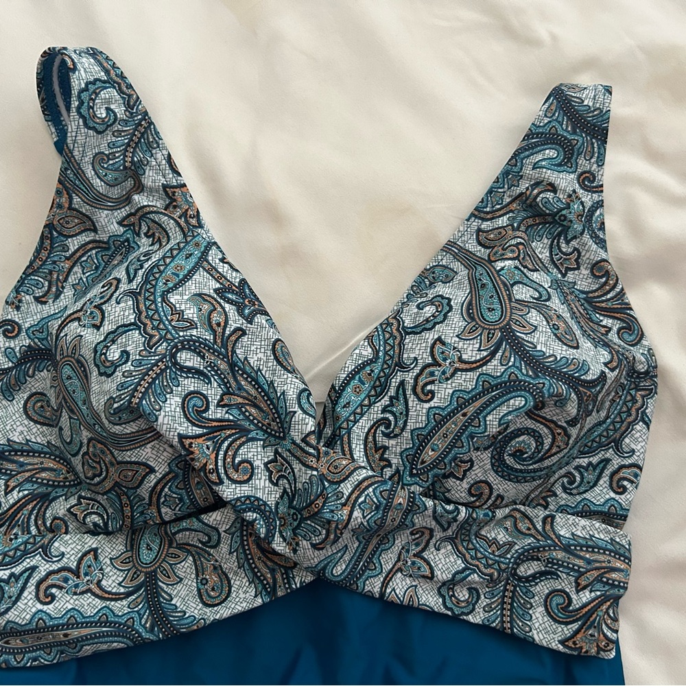 Paisley Print One Piece Swimsuit
New without tags